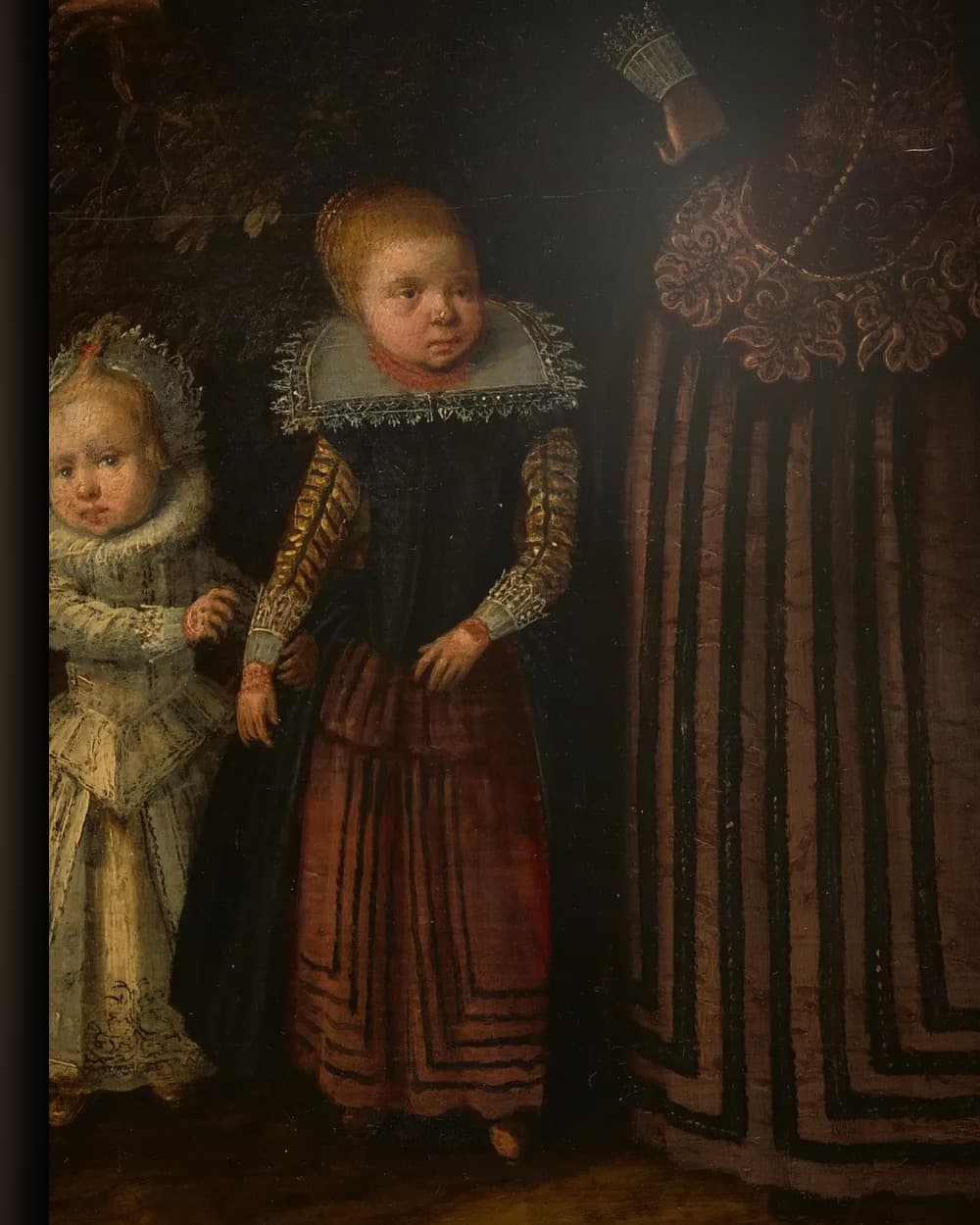 Materiaal en afwerking van Portret van een echtpaar met vier kinderen in het wisselframe