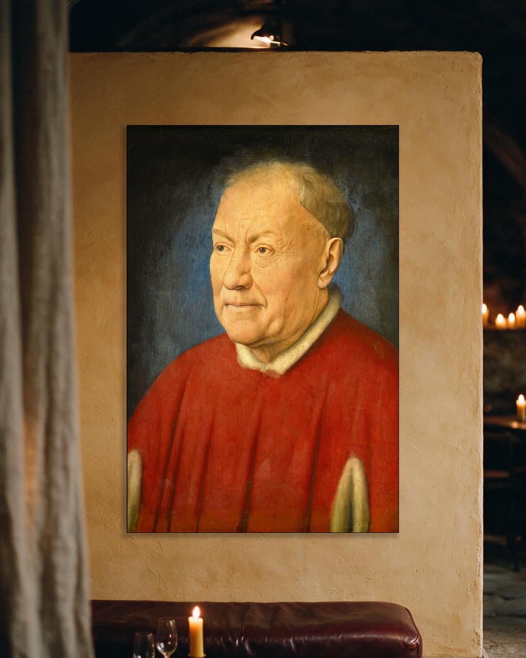 Portret van kardinaal Niccolò Albergati aan de muur, kamer