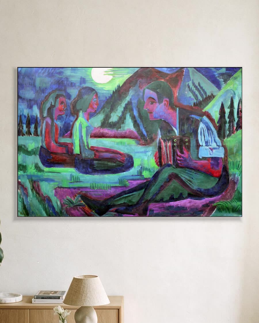 Accordeonspeler bij maanlicht in een aluminium frame aan dezelfde muur