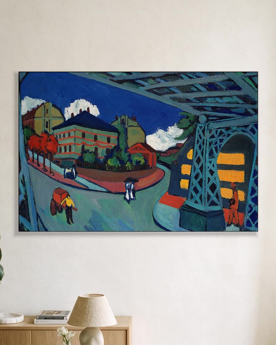 Spoorbrug aan de Löbtauer Strasse in Dresden in een aluminium frame aan dezelfde muur