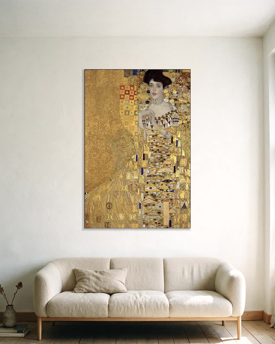 Adèle Bloch-Bauer I in een aluminium frame aan dezelfde muur