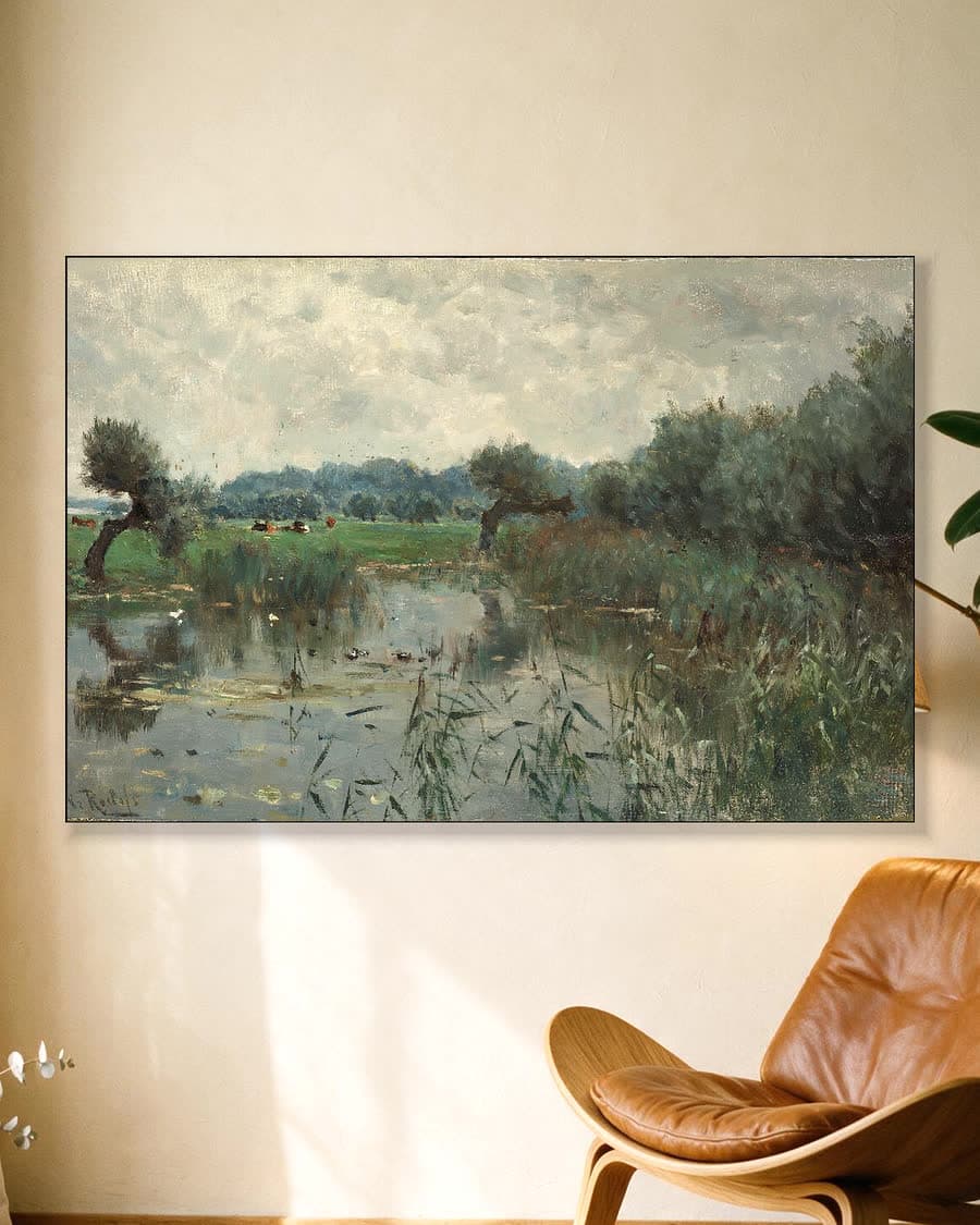 In de uiterwaarden van de IJssel in een aluminium frame aan dezelfde muur