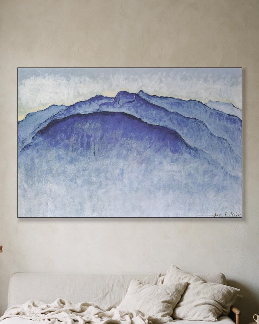 Blauwe Bergketen in een aluminium frame aan dezelfde muur