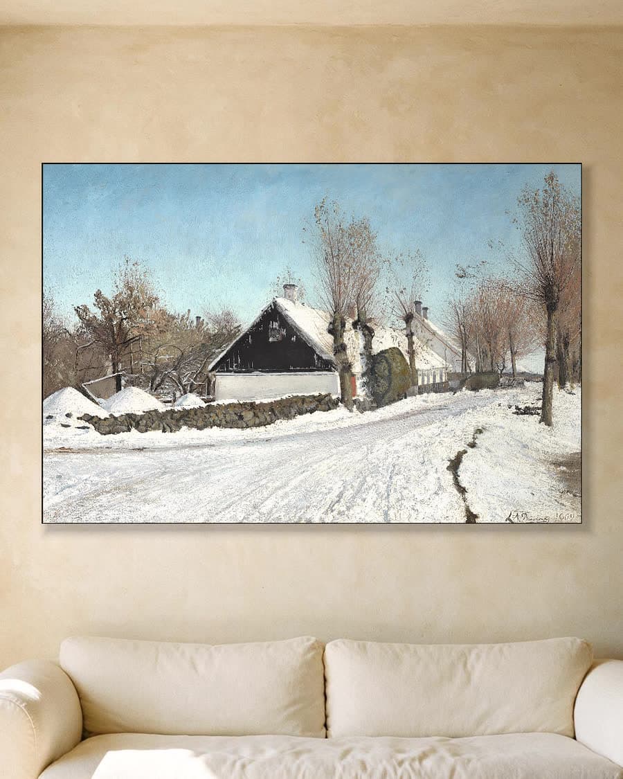 De eerste sneeuw in een aluminium frame aan dezelfde muur