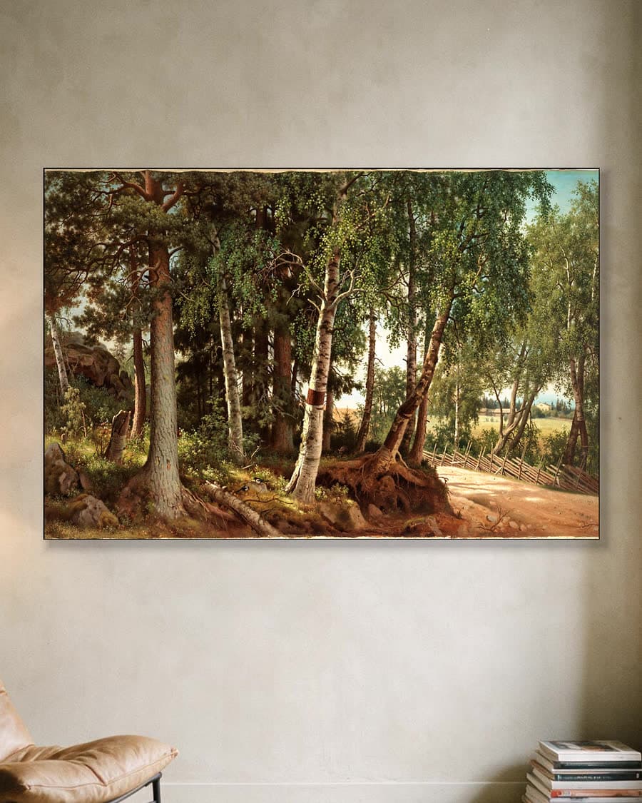 Boslandschap bij Haminalahti in een aluminium frame aan dezelfde muur