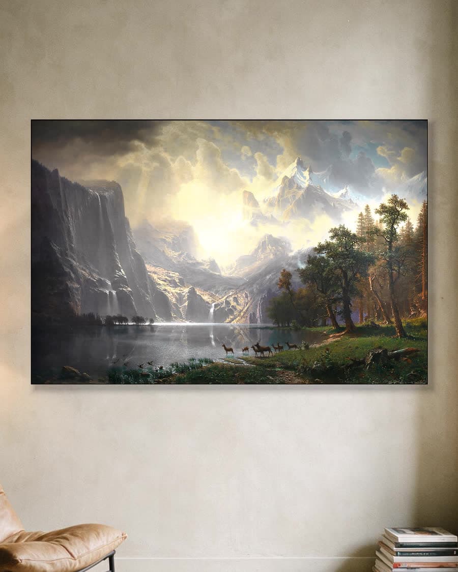 Among the Sierra Nevada, California (1868) in een aluminium frame aan dezelfde muur