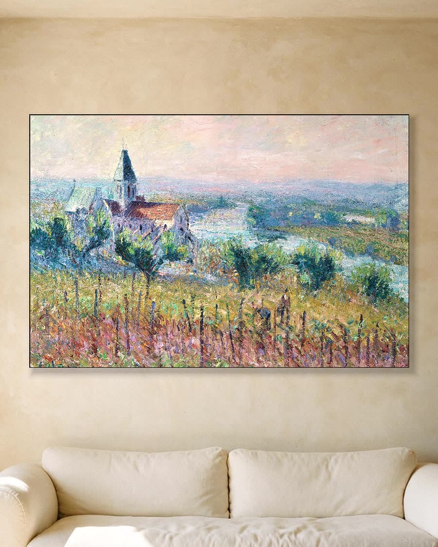 Kerk in de vallei in een aluminium frame aan dezelfde muur