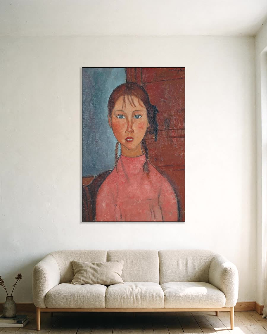 Italiaans meisje met vlechten in een aluminium frame aan dezelfde muur