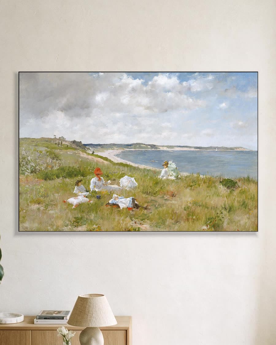 Ledige uren in een aluminium frame aan dezelfde muur