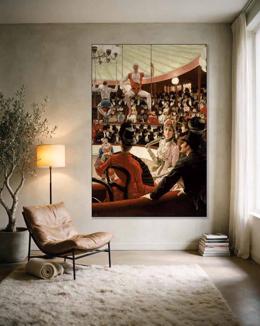De circusliefhebster in een aluminium frame aan dezelfde muur