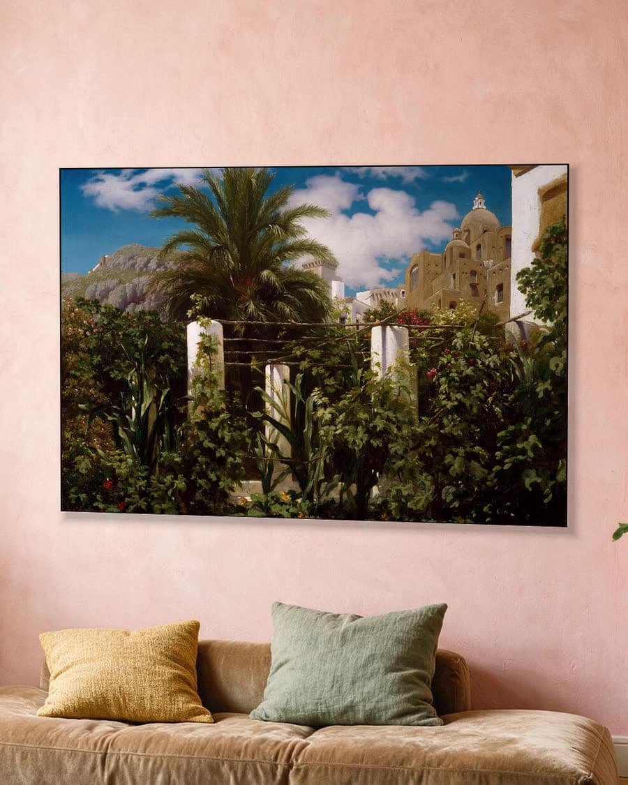 Mediterrane tuin met uitzicht in een aluminium frame aan dezelfde muur