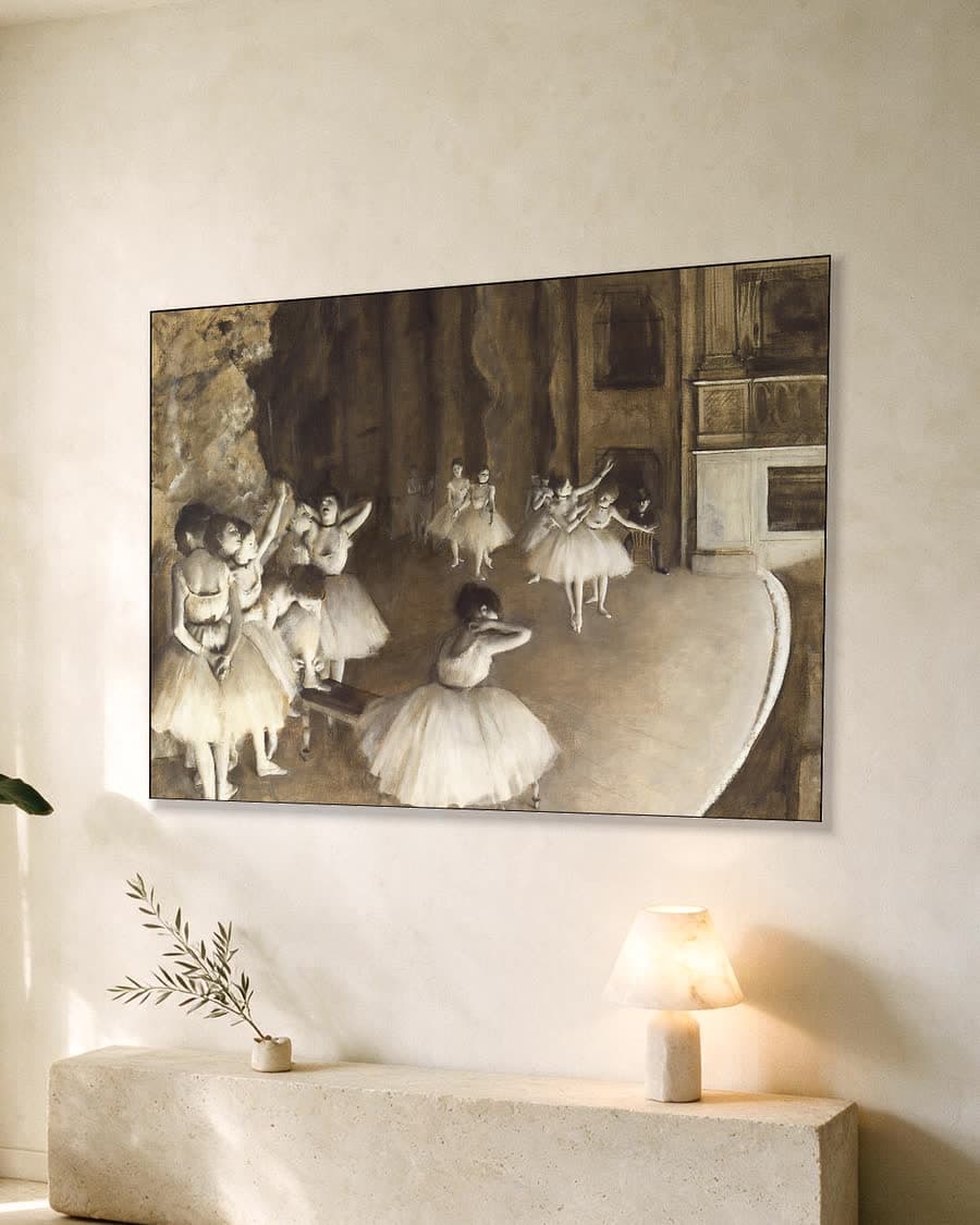 Balletrepetitie op het toneel in een aluminium frame aan dezelfde muur