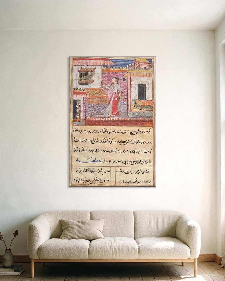De papegaai spreekt Khujasta toe in een aluminium frame aan dezelfde muur