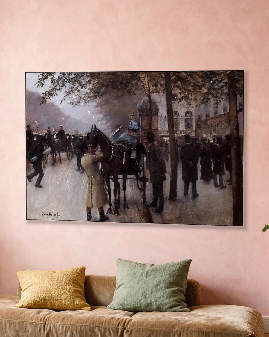 De Boulevard des Capucines bij avond, voor Café Napolitain in een aluminium frame aan dezelfde muur