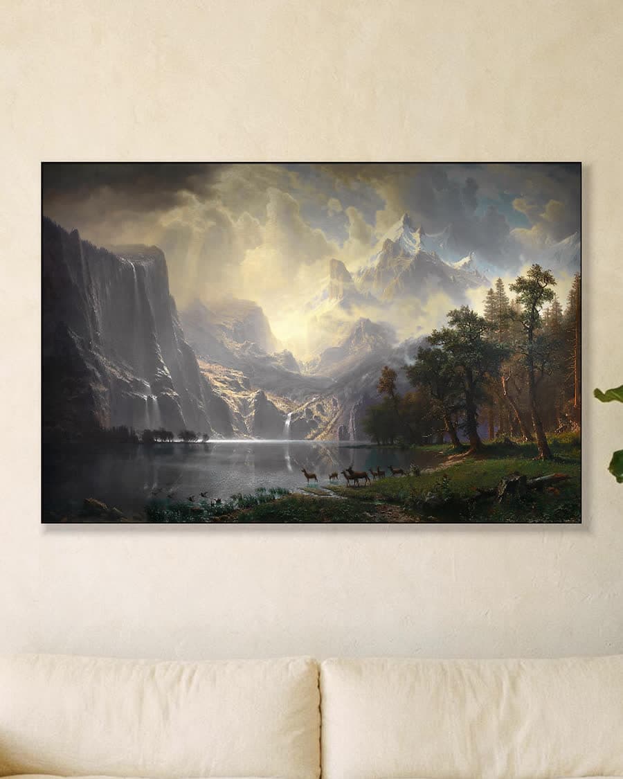 Among the Sierra Nevada, California (1868) in een aluminium frame aan dezelfde muur