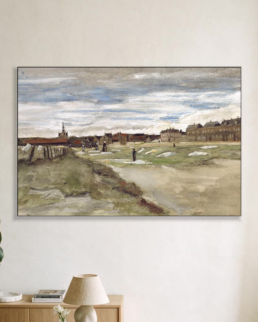 Bleekveld bij Scheveningen in een aluminium frame aan dezelfde muur