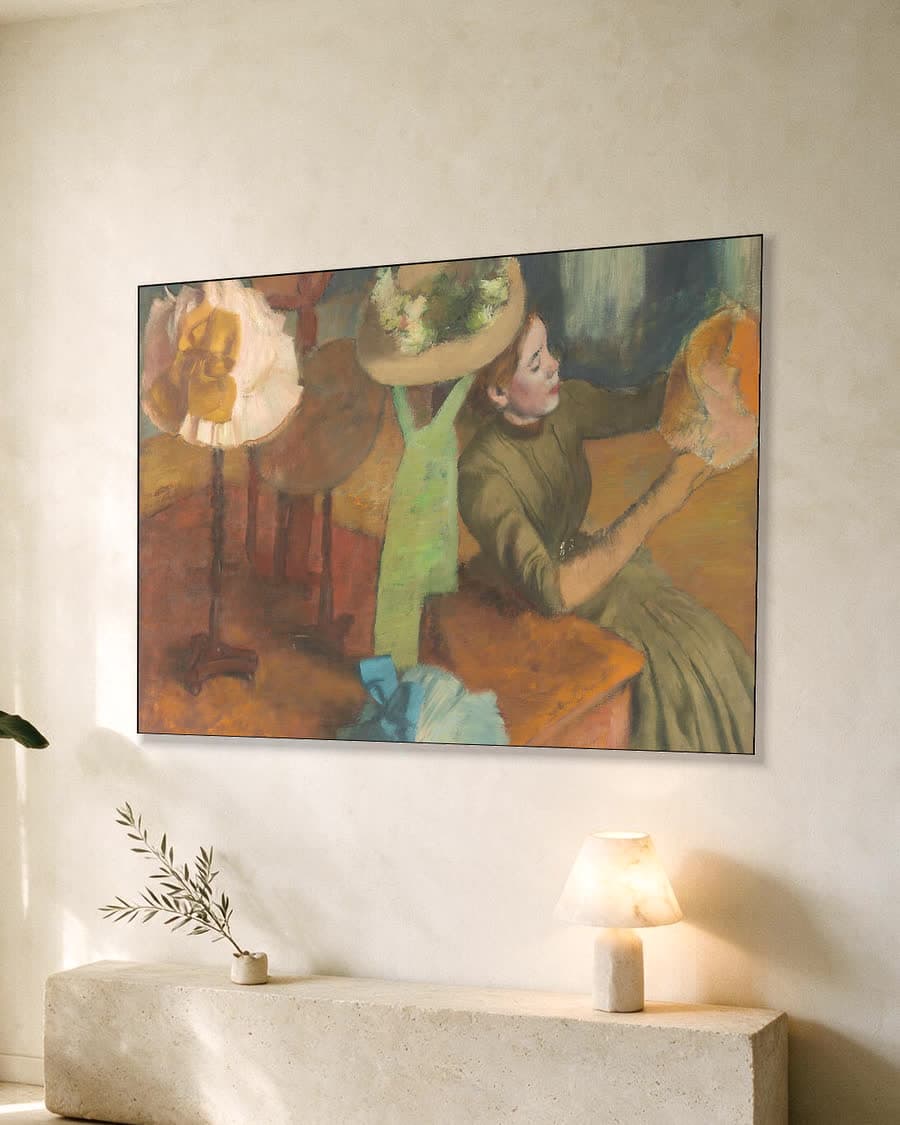 De hoedenwinkel in een aluminium frame aan dezelfde muur