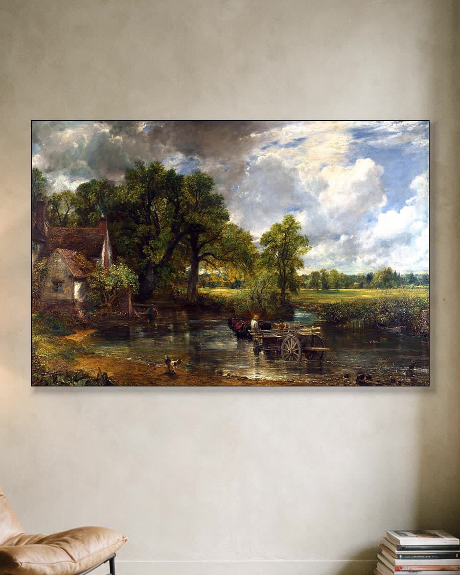 De hooiwagen in een aluminium frame aan dezelfde muur
