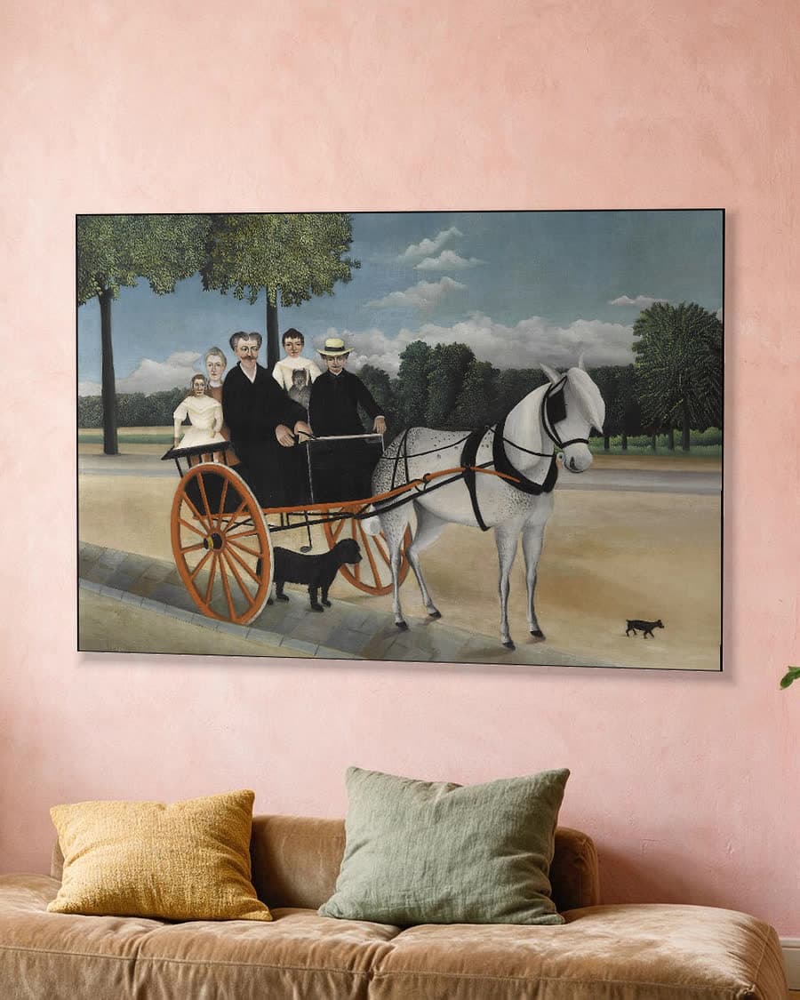 De Kar van Vader Junier in een aluminium frame aan dezelfde muur