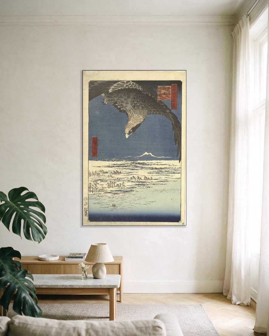 Adelaar boven Fukagawa in een aluminium frame aan dezelfde muur