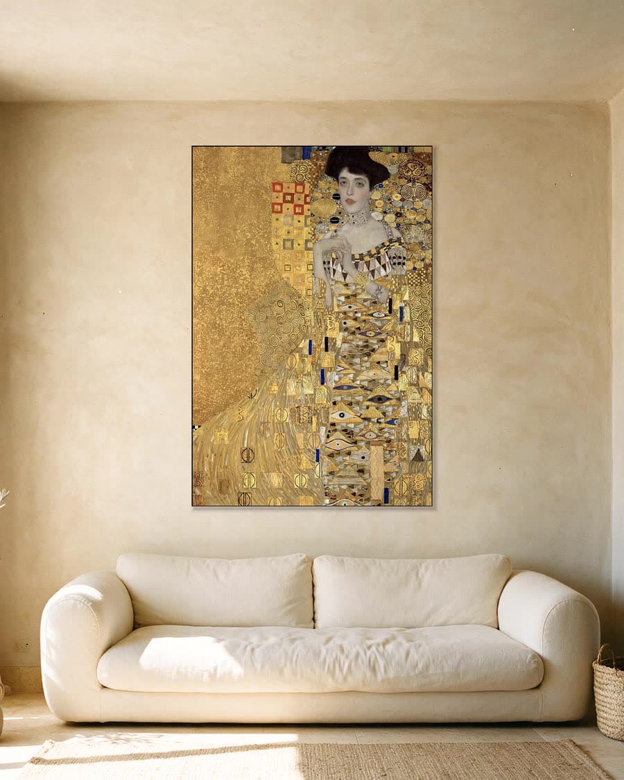 Adèle Bloch-Bauer I in een aluminium frame aan dezelfde muur