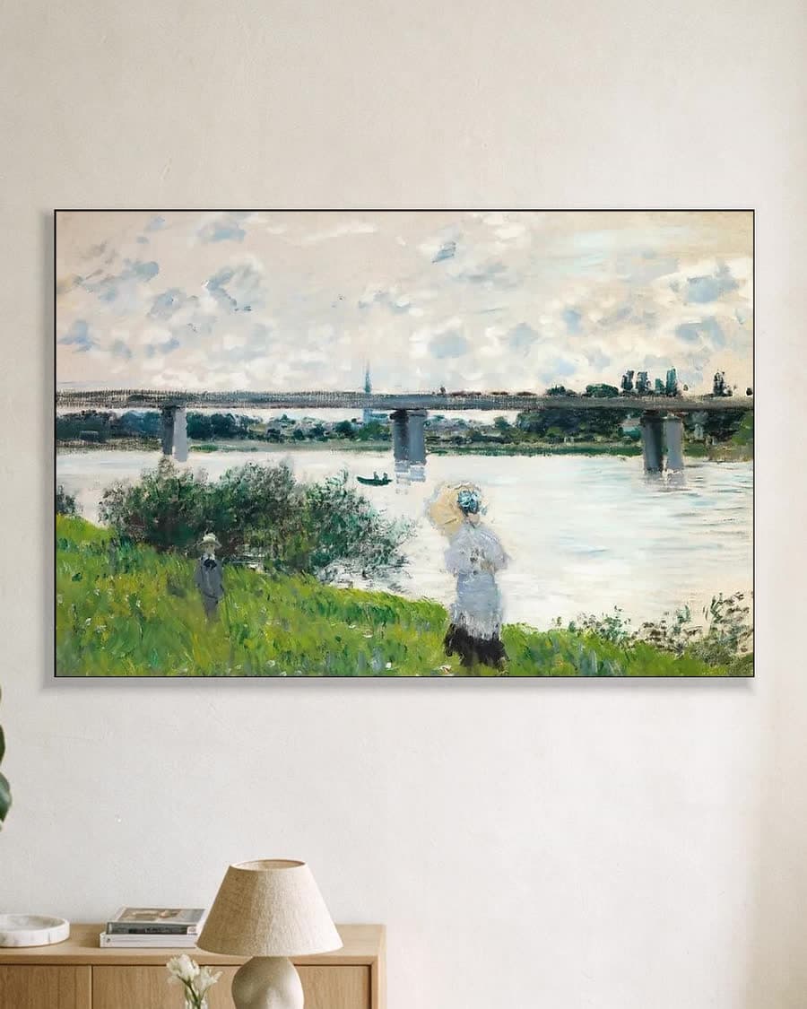 De Promenade met de Spoorwegbrug, Argenteuil in een aluminium frame aan dezelfde muur