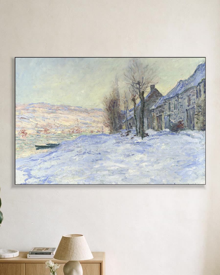 Lavacourt in de sneeuw in een aluminium frame aan dezelfde muur