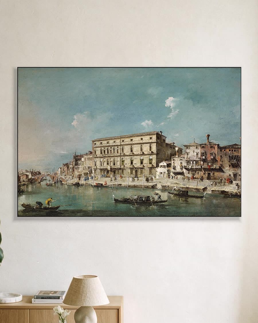 Gezicht op het Venetiaanse kanaal in een aluminium frame aan dezelfde muur
