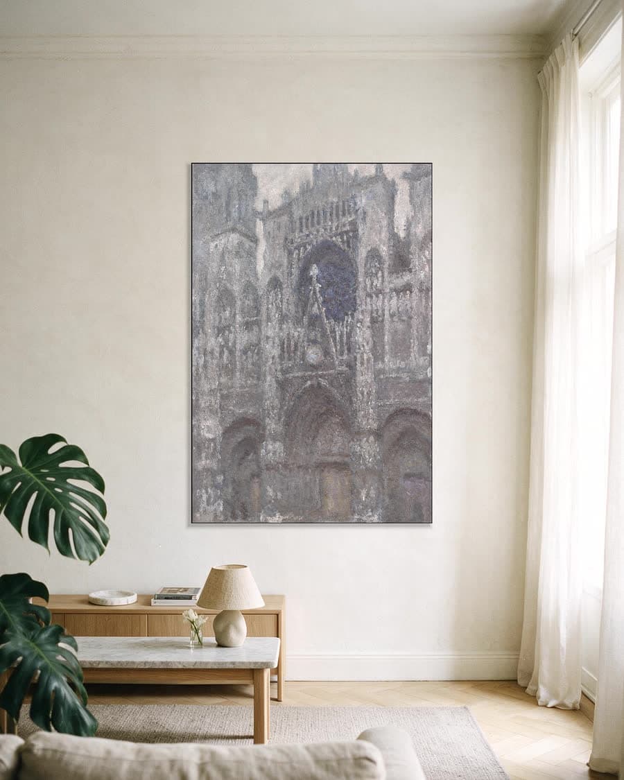 Kathedraal van Rouen: grijs weer in een aluminium frame aan dezelfde muur