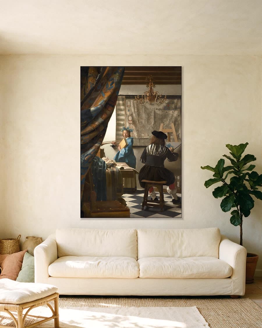 De Schilderkunst in een aluminium frame aan dezelfde muur