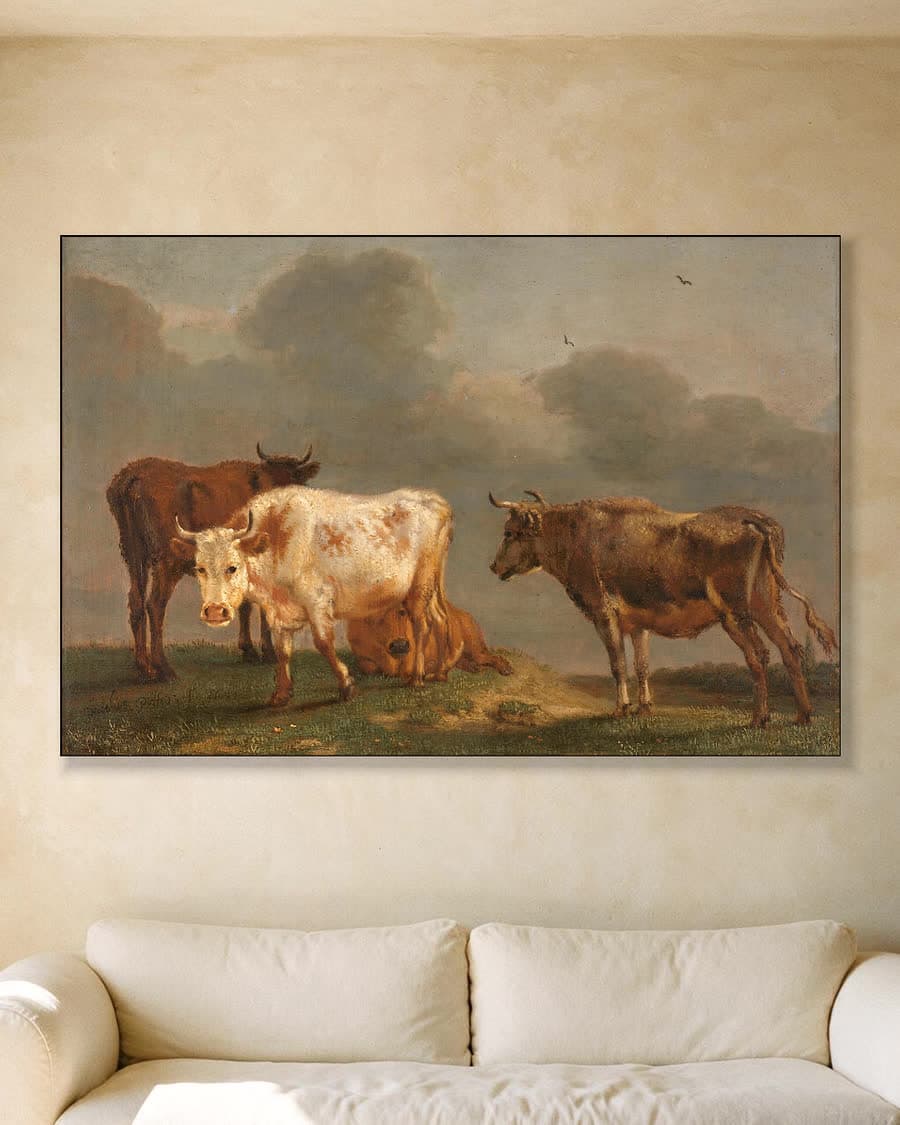 Vier koeien in de wei in een aluminium frame aan dezelfde muur