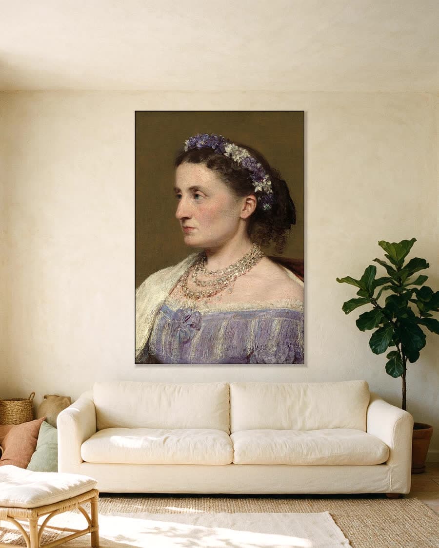Hertogin de Fitz-James in een aluminium frame aan dezelfde muur