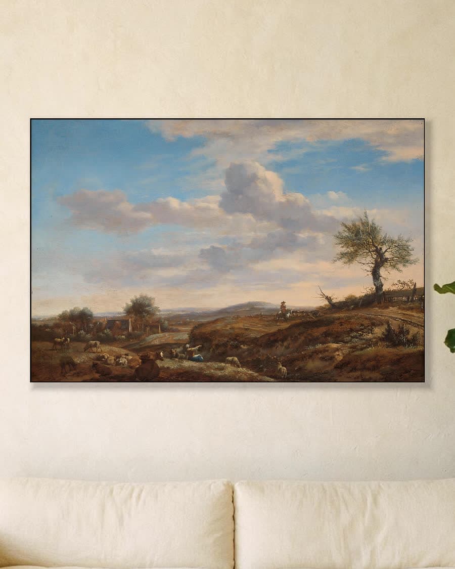 Heuvellandschap met een hoge weg in een aluminium frame aan dezelfde muur