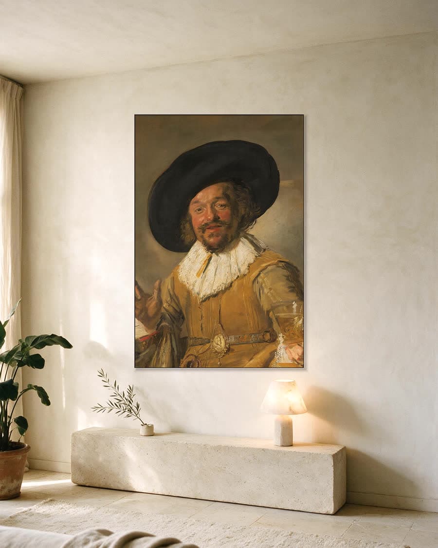 De vrolijke drinker in een aluminium frame aan dezelfde muur