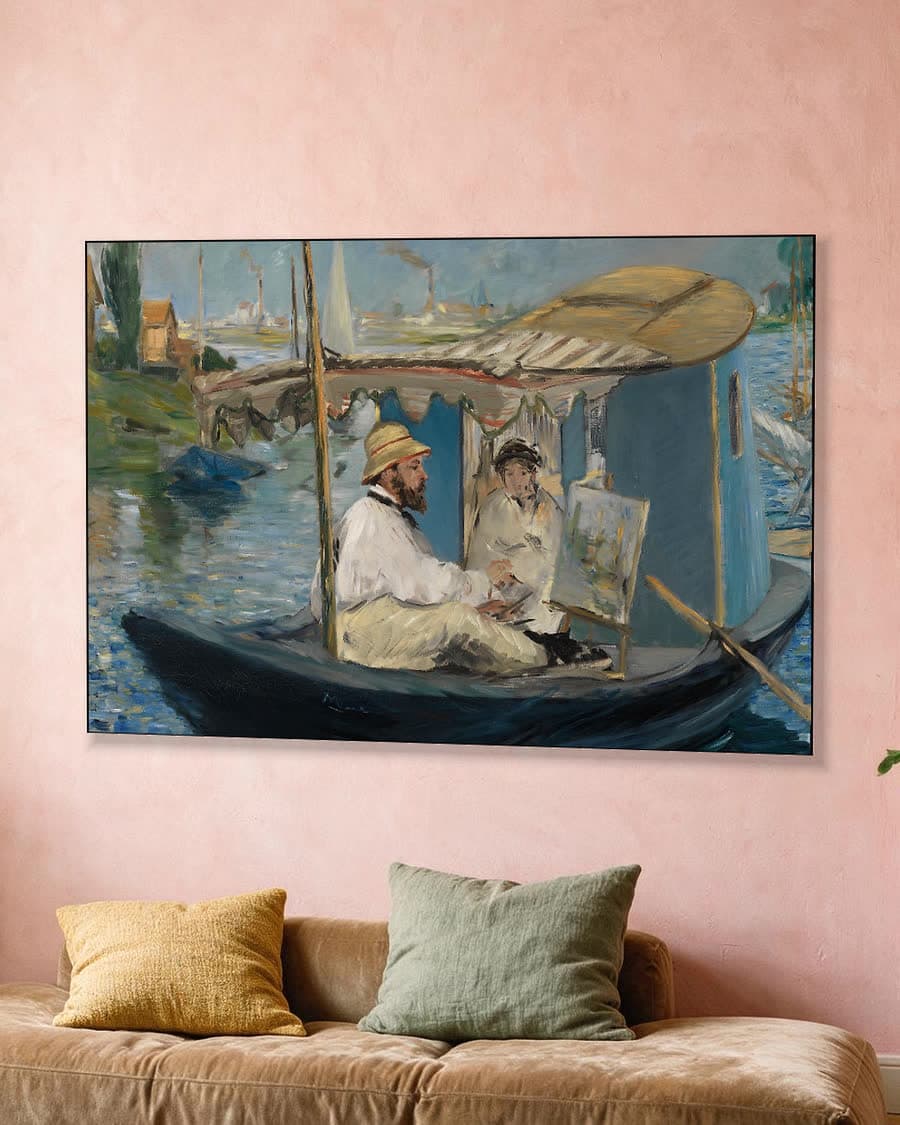 Claude Monet schilderend in zijn boot in een aluminium frame aan dezelfde muur