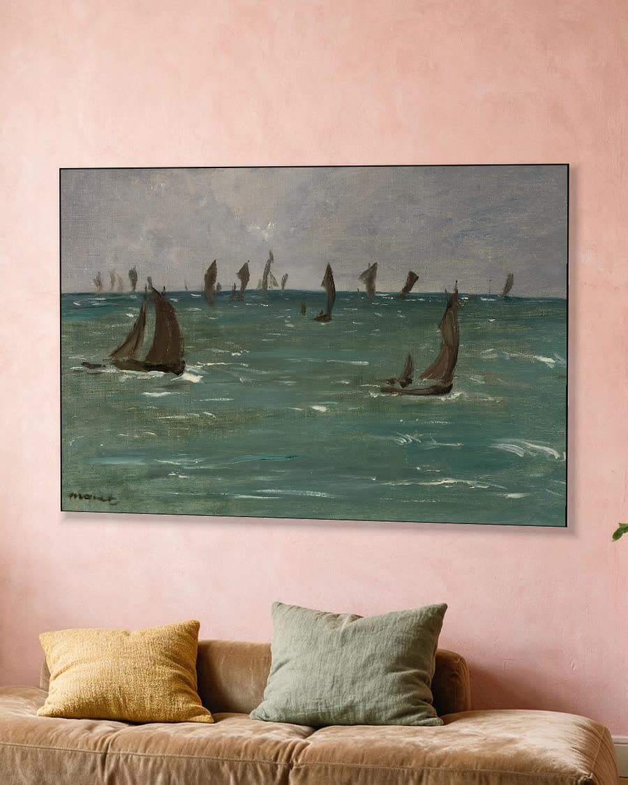 Boten bij Berck-sur-Mer in een aluminium frame aan dezelfde muur