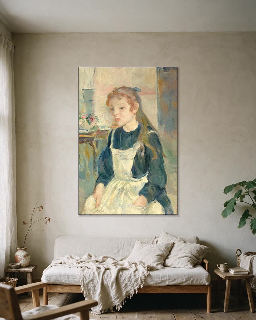Jong meisje met schort in een aluminium frame aan dezelfde muur