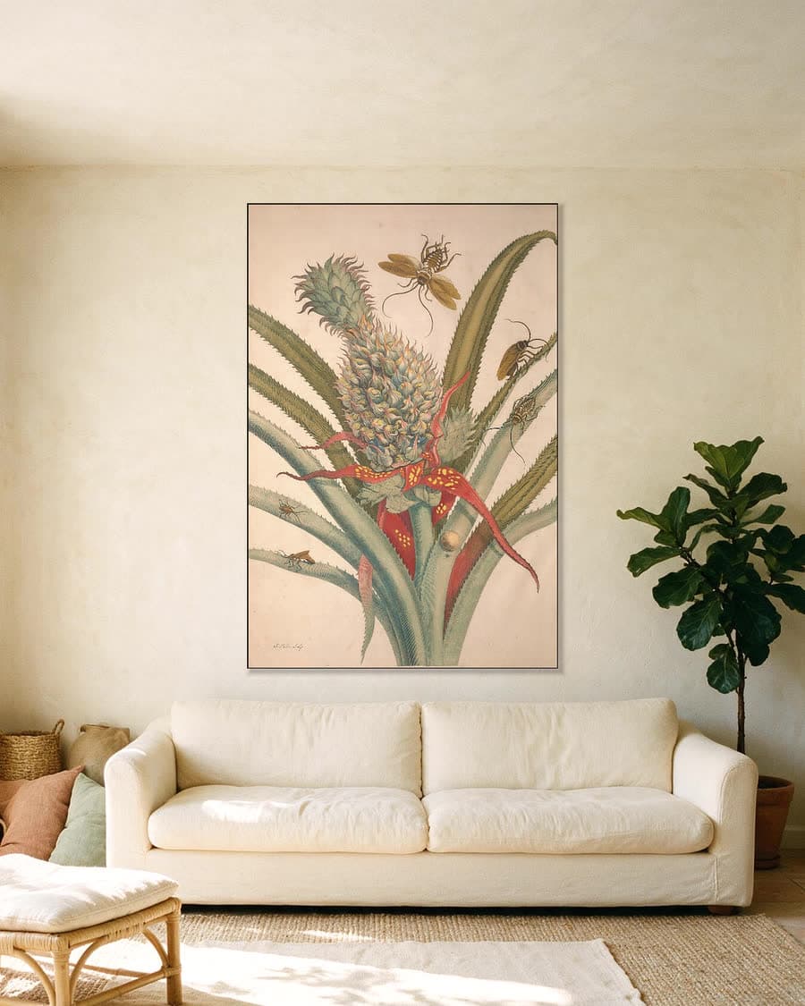 Ananas met kakkerlakken (Metamorphosis, plaat 1/2) in een aluminium frame aan dezelfde muur