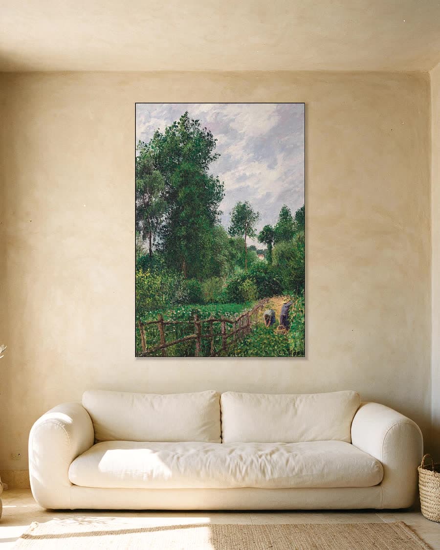 Landschap met populieren, grijs weer, Éragny in een aluminium frame aan dezelfde muur