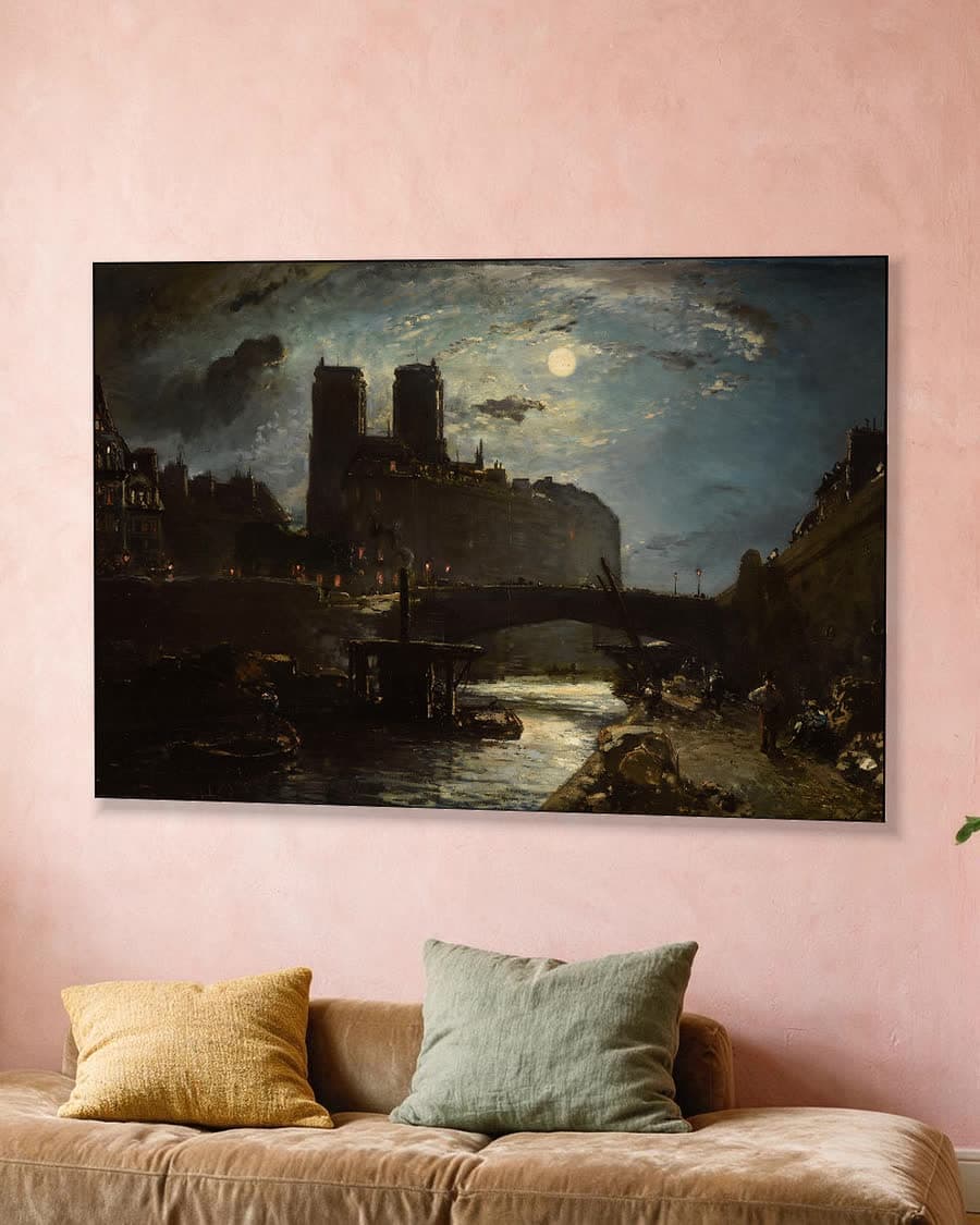 Notre Dame bij maanlicht in een aluminium frame aan dezelfde muur