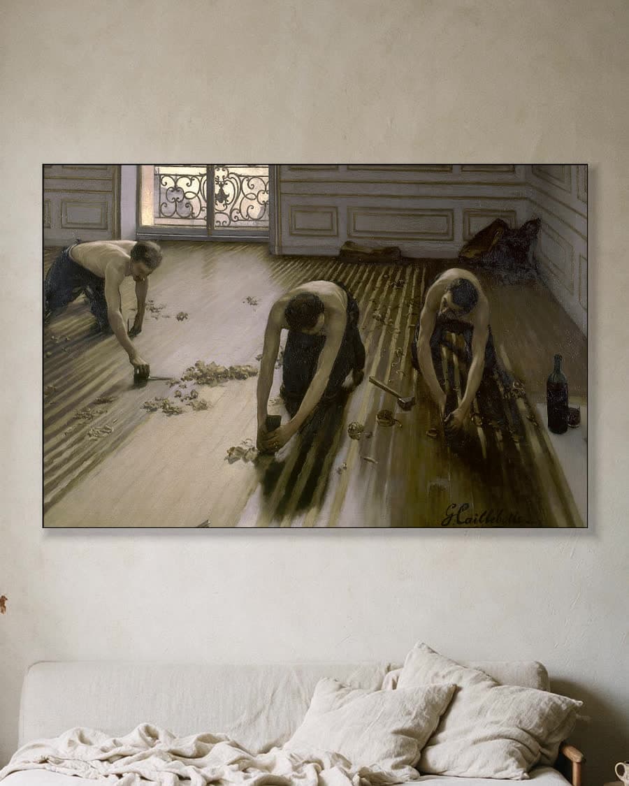 De parketschavers in een aluminium frame aan dezelfde muur