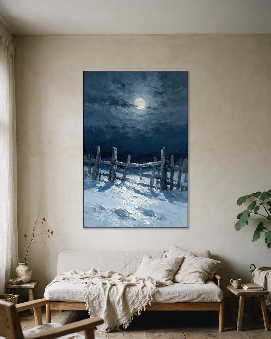Hek in de sneeuw in een aluminium frame aan dezelfde muur