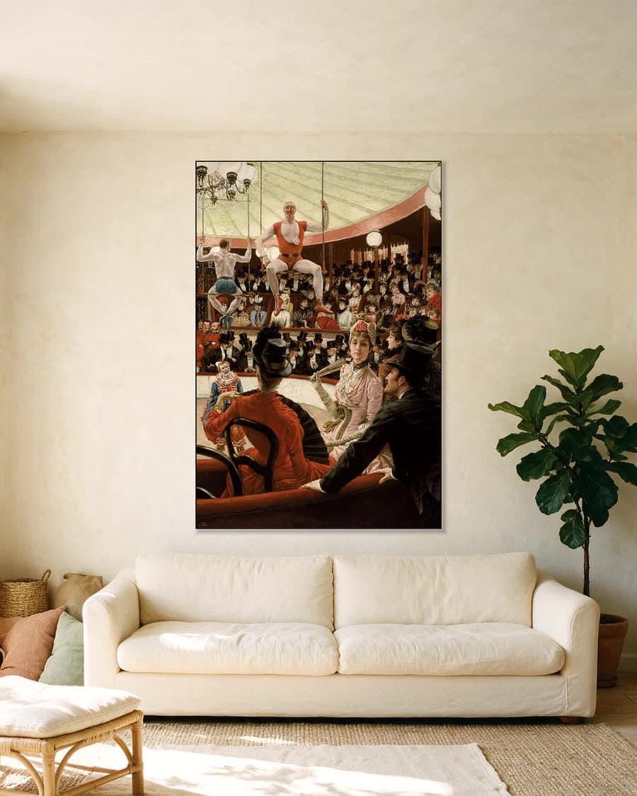 De circusliefhebster in een aluminium frame aan dezelfde muur