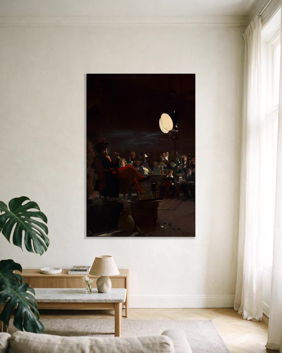 Een avondklas in een aluminium frame aan dezelfde muur