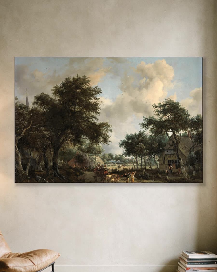 Bospad met een kar vol reizigers in een aluminium frame aan dezelfde muur