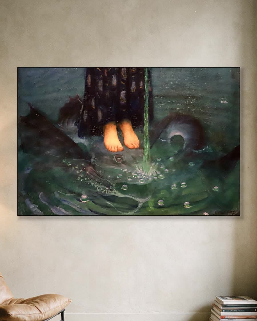 Circe Invidiosa in een aluminium frame aan dezelfde muur