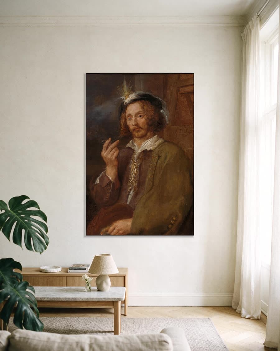 Een schilder die pijp rookt in een aluminium frame aan dezelfde muur