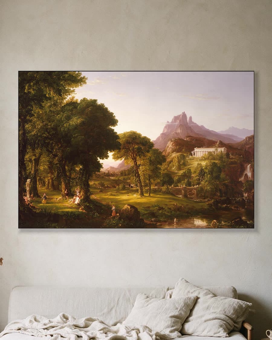 Idyllisch landschap met tempel en figuren in een aluminium frame aan dezelfde muur