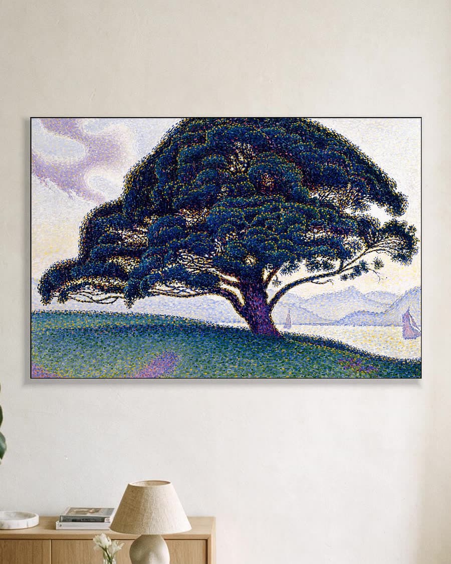 Majestueuze boom aan het water in een aluminium frame aan dezelfde muur
