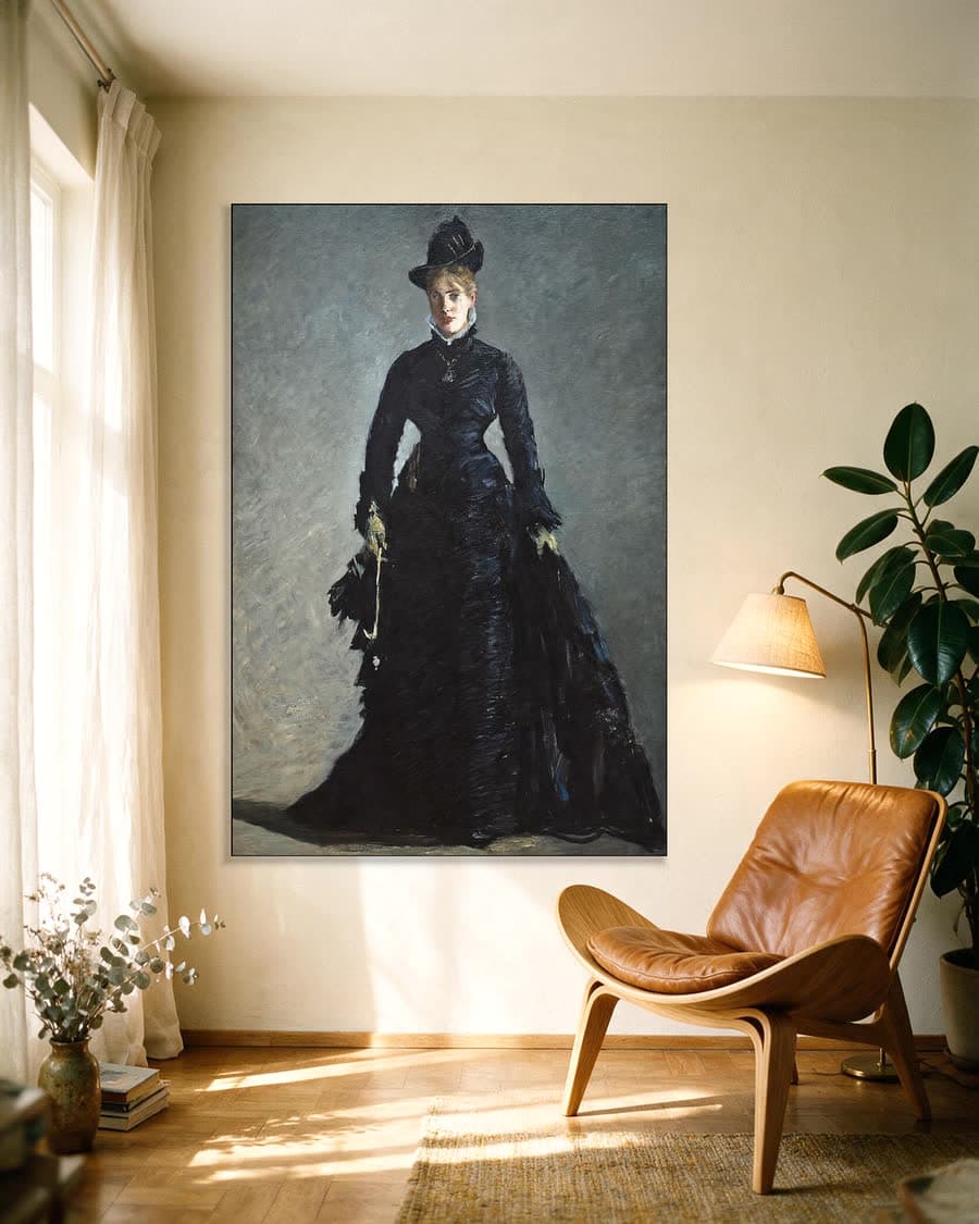 De Parisienne in een aluminium frame aan dezelfde muur